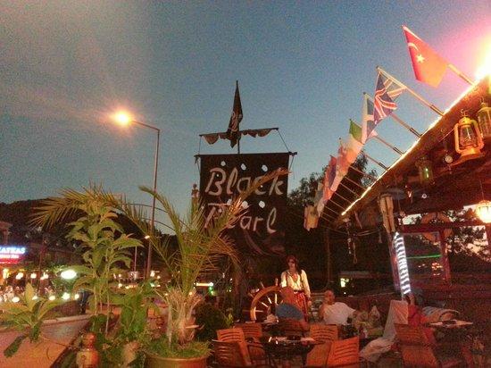 The Black Pearl Bar and food